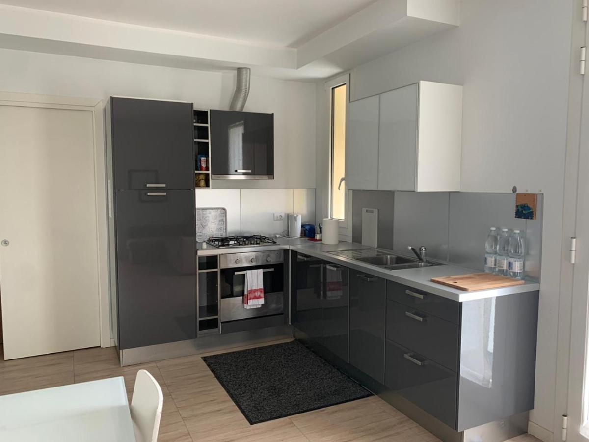 דירות לה ספציה Pool House מראה חיצוני תמונה