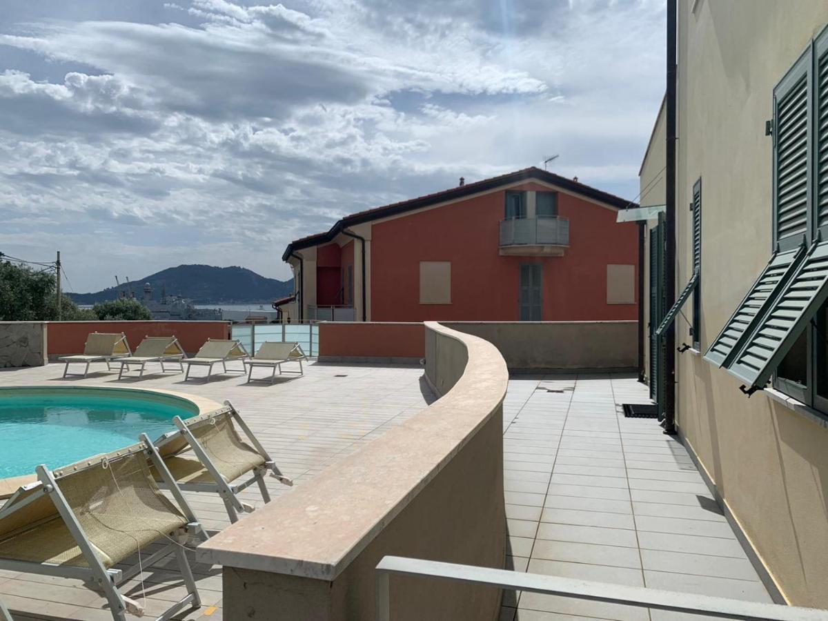 דירות לה ספציה Pool House מראה חיצוני תמונה